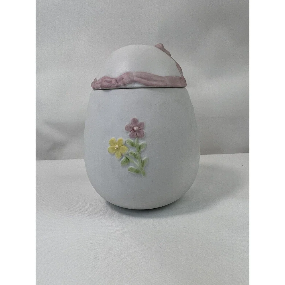 Vtg 1991 Lefton China Porcelain Egg Trinket Box w/Lid Ribbon Floral Hand Painted